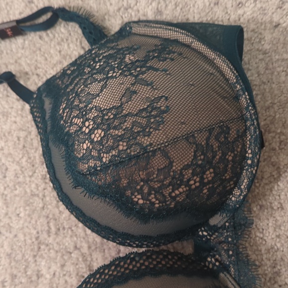 Victoria's secret ,new, green lace push up bra , 34C - Picture 2 of 5